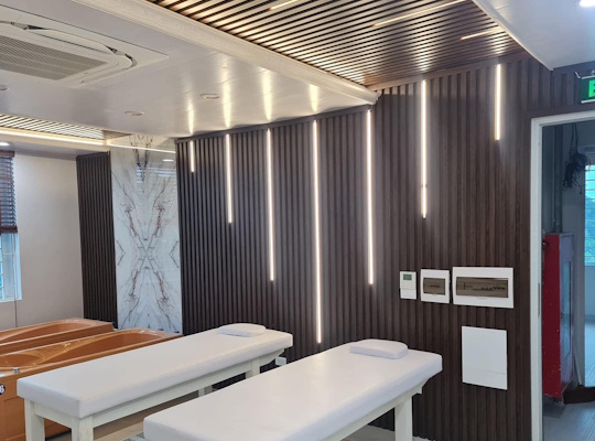 Thi công lắp đặt lam sóng cho tiệm spa tại Quảng Ngãi